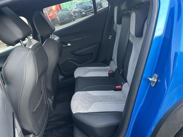 Peugeot e-2008 EV GT Pack 50 kWh SOH 90% | 3-Fase boordlader | Warmtepomp | Open Panoramadak | Camera | Stoelverwarming | Adaptieve Cruise Control | Full Option | Dealeronderhouden | Inclusief 12 mnd BOVAG garantie |