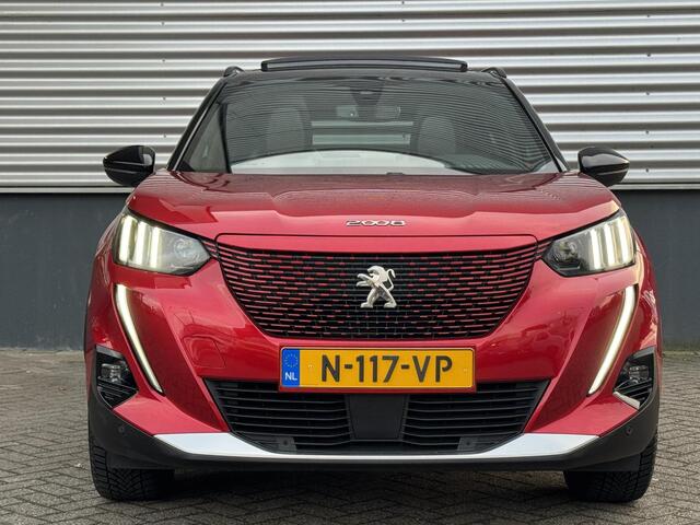 Peugeot e-2008 GT Pack 50kWh EV 136pk AUTOMAAT | SCHUIF/KANTELDAK | ALCANTARA | STOELVERW. | NAVI | KEYLESS | CAMERA | 18" 'EVISSA' | ADAPTIVE CRUISE