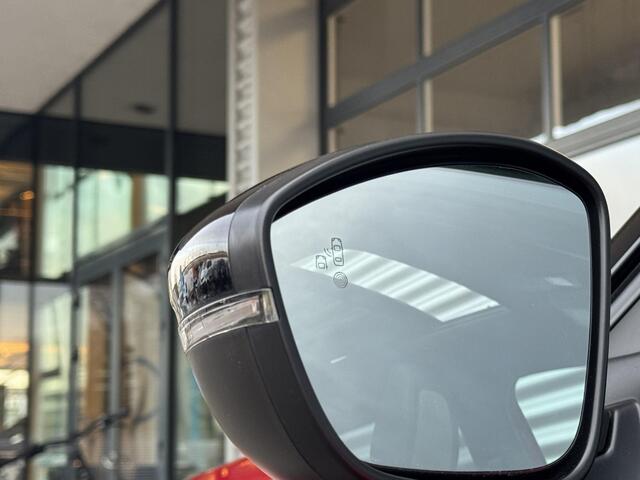 Peugeot e-2008 GT Pack 50kWh EV 136pk AUTOMAAT | SCHUIF/KANTELDAK | ALCANTARA | STOELVERW. | NAVI | KEYLESS | CAMERA | 18" 'EVISSA' | ADAPTIVE CRUISE