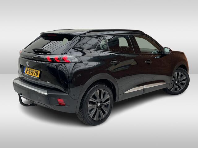 Peugeot e-2008 EV GT Pack 50 kWh | Schuifdak | Stoelverwarming | Keyless | Trekhaak afneembaar |