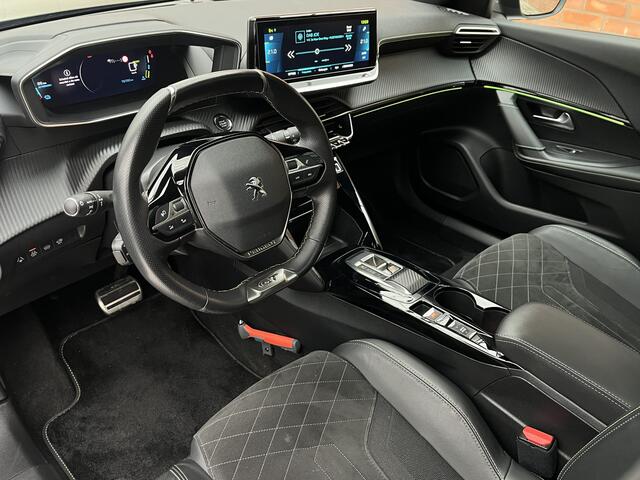 Peugeot e-2008 EV GT Pack 50 kWh | Schuifdak | Stoelverwarming | Keyless | Trekhaak afneembaar |