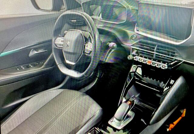 Peugeot e-2008 Allure 50 kWh/Lmv/Carplay/Camera/Full led