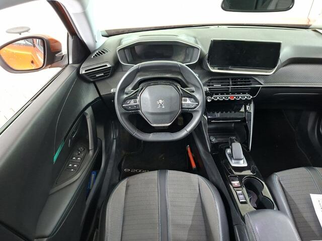 Peugeot e-2008 EV Allure Pack 50 kWh 3-Fase 1e-Eig. & Dealer-Onderh. BOVAG-Garantie. NL-Auto.