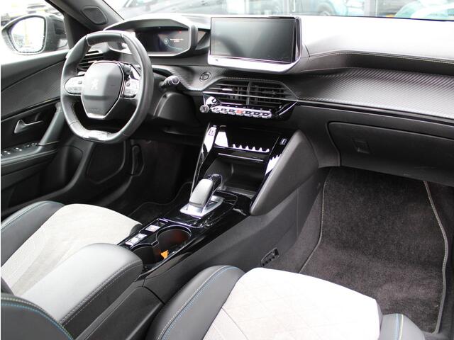 Peugeot e-2008 EV GT Pack 50 kWh | Navi / Camera / Climate