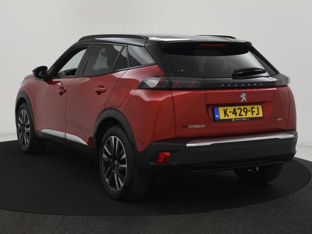 Peugeot e-2008 EV GT 50 kWh NAVI|ACC|BLIS|CAMERA|STOELVERW|LEER|LED
