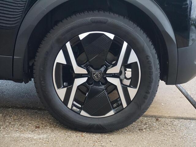 Peugeot e-2008 EV GT 54 kWh | Panorama schuifdak dak | Warmtepomp | Gripcontrol | All seasonbanden |