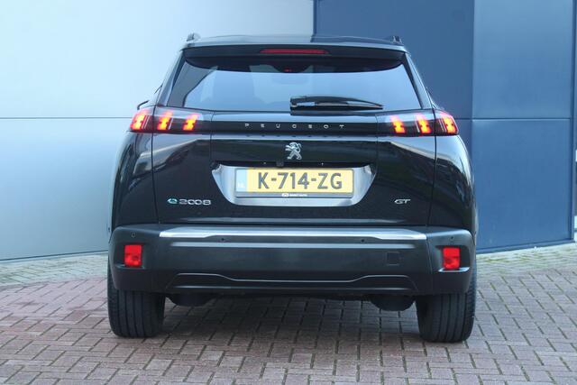 Peugeot e-2008 EV GT Pack 50 kWh ADAPTIEVE CRUISE CONTROL - VERWARMDE VOORSTOELEN - NAVIGATIE - DEALER ONDERHOUDEN