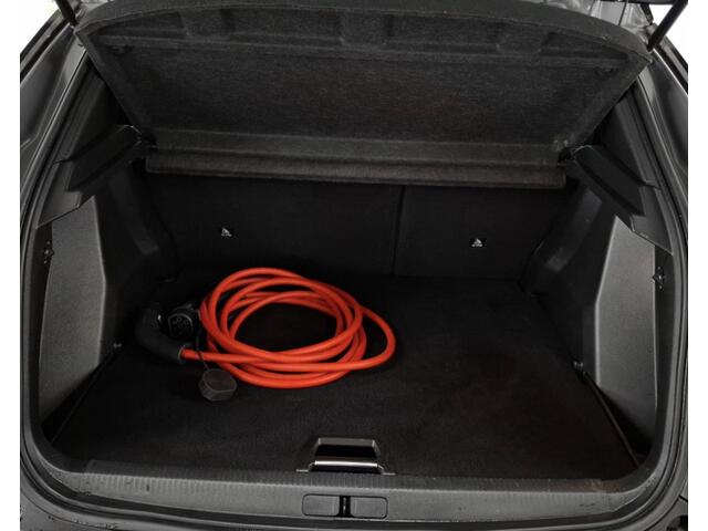 Peugeot e-2008 EV GT 54 kWh Camera / Navigatie