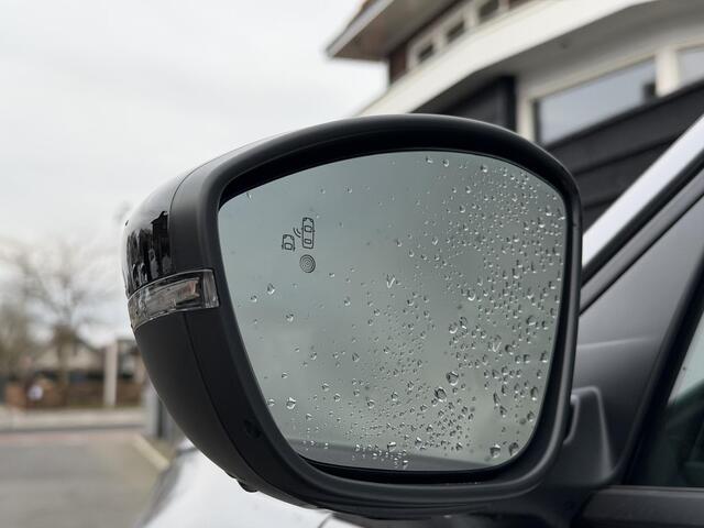 Peugeot e-2008 Allure Avantage 54 kWh 156PK Automaat Navigatie, Camera Voor & Achter, Parkeersensoren, Apple Carplay, Android Auto