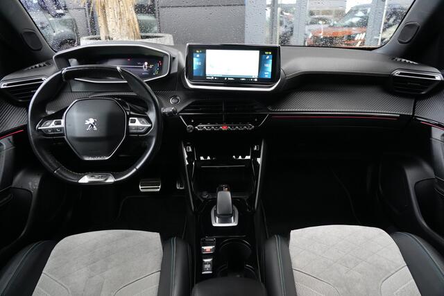 Peugeot e-2008 EV GT Pack 50 kWh 136 pk Navigatie/Stoelverwarming/AdaptieveCruiseControl