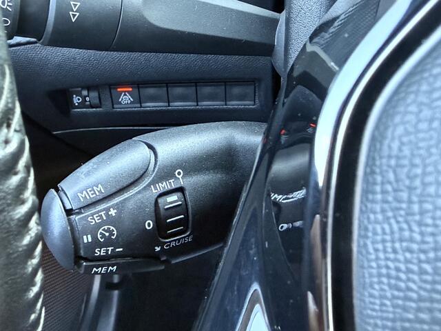 Peugeot e-2008 BWJ 2021 EV Blue Lease 136 PK Allure 50 kWh FULL LED | HALF LEDER | CARPLAY + ANDROID | NAVI | CIMA | CRUISE | LMV | PDC