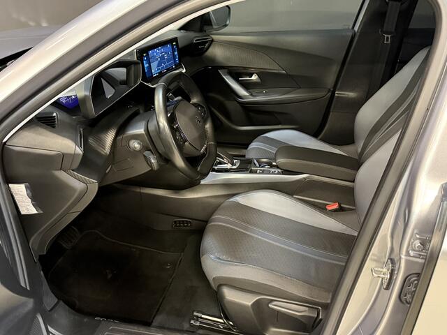 Peugeot e-2008 EV Allure 50 kWh | SOH 99% | Draadloze lader | Stoelverwarming | Dealeronderhouden