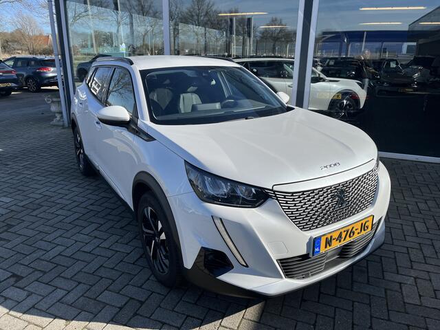 Peugeot e-2008 EV Allure Pack 50 kWh LMV / Stoelverwarming / Led / Clima / camera