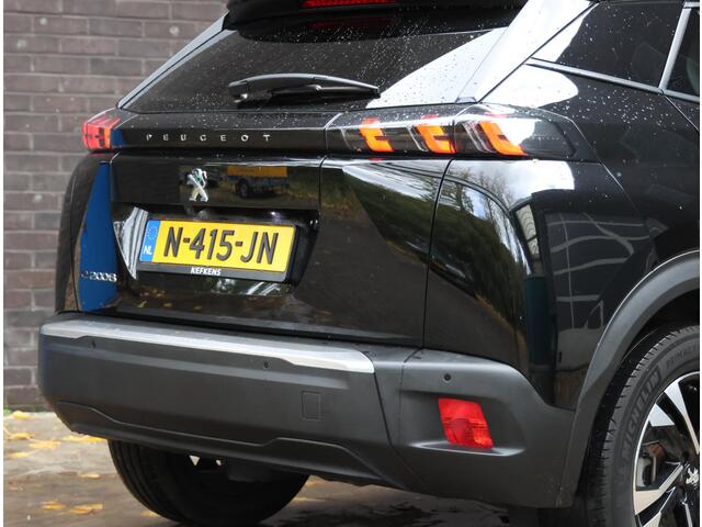 Peugeot e-2008 SUV Allure 50kWh 136PK | 1ste eigenaar | ACCURAPPORT 94% | Achteruitrijcamera | AppleCarplay/Android Auto | Armsteun | Keyless | Cruise Control | Climate Control | Isofix | Parkeersensoren | Privacy Glass |