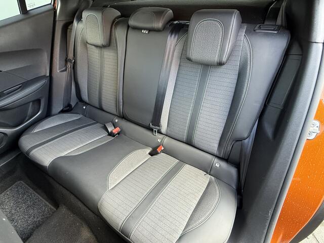 Peugeot e-2008 BWJ 2021 EV Allure Pack 50 kWh 136 PK AUTOMAAT | NAVI | CLIMA | CRUISE | CAMERA | PDC | CARPLAY & ANDROID | DAB