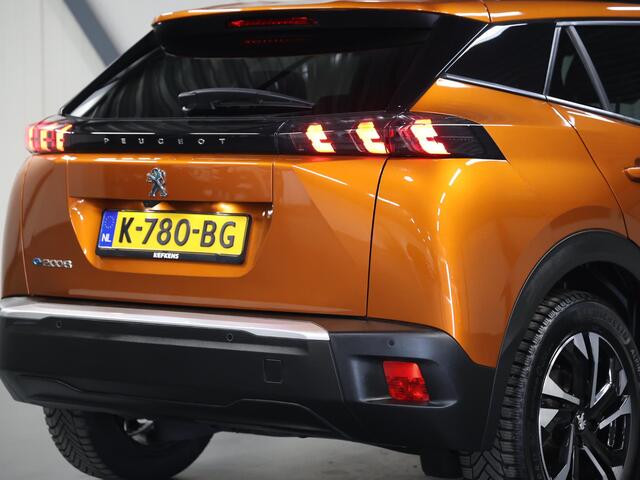 Peugeot e-2008 Allure 50kWh 136PK | 1ste eigenaar | ACCURAPPORT 90% | Camera | LED lampen | LEER/stof | Navigatie | Climate Control | Cruise Control | AUTOMAAT | DAB Radio | Parkeersensoren | Privacy Glass | Isofix |