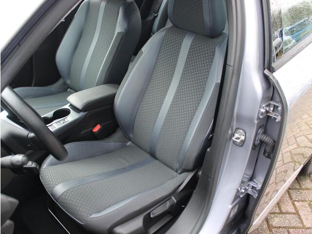 Peugeot e-2008 EV Allure 50 kWh | Camera/Stoelverwarming/Adaptive Cruise