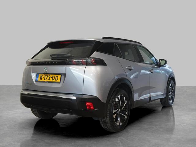 Peugeot e-2008 EV Allure 50 kWh | Panoramadak | Keyless | Camera | Adaptieve Cruise Control | All season banden