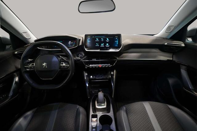 Peugeot e-2008 EV Allure 50 kWh | Panoramadak | Keyless | Camera | Adaptieve Cruise Control | All season banden