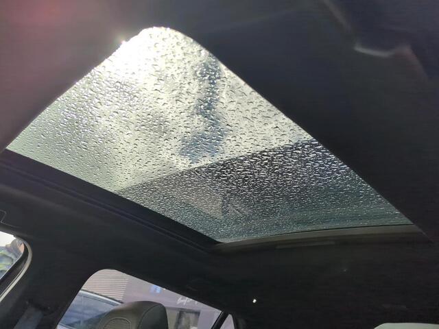 Peugeot e-2008 Allure 50 kWh 136PK Automaat Navigatie, Achteruitrijcamera, Keyless, Panoramadak, Adaptieve Cruise Control