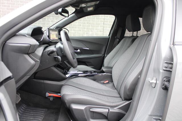 Peugeot e-2008 EV Allure Avantage 54 kWh Automaat, CruiseControl, Keyless Entry/Start, Navigatie, Applecarpl./Andr. Auto, Achteruitrijcamera