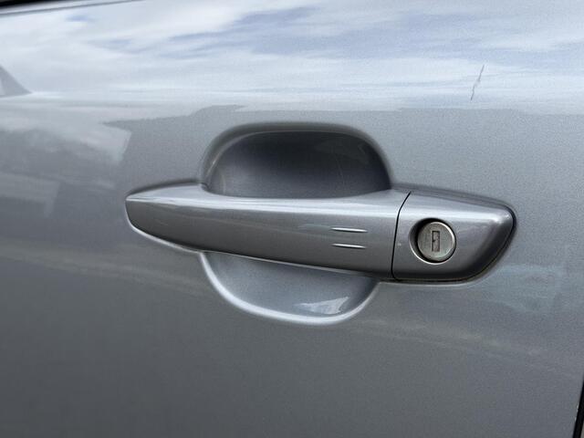 Peugeot e-2008 GT Pack 50 kWh 136PK Automaat Navigatie, Achteruitrijcamera, Keyless, Stoelverwarming, Adaptieve Cruise Control