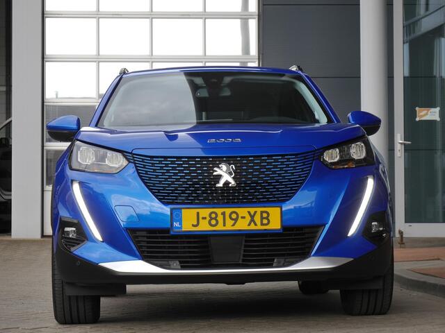 Peugeot e-2008 EV Allure 50 kWh | 3 Fase | Adaptieve cruise control | Draadloze telefoonlader | Stoelverwarming | Navigatie | Achteruitrijcamera | Lichtmetalen velgen | Apple carplay/Android auto