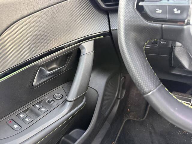 Peugeot e-2008 EV GT 50 kWh Aut. Pano | Camera | Navi & CarPlay