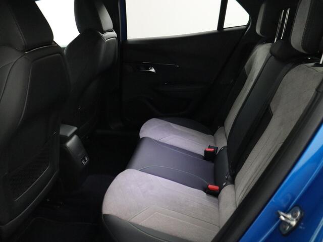 Peugeot e-2008 EV GT 50 kWh 3 fase | SoH 91,1% | ACC | Camera | Dealeronderhouden! | Navigatie!