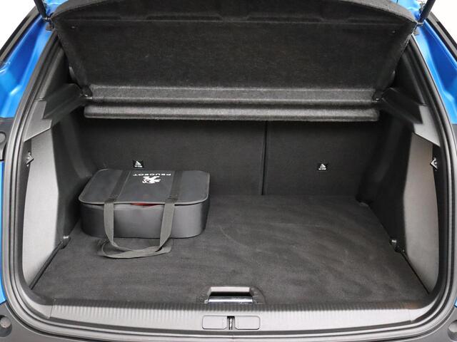 Peugeot e-2008 EV GT 50 kWh 3 fase | SoH 91,1% | ACC | Camera | Dealeronderhouden! | Navigatie!