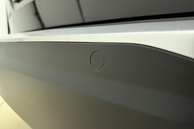 Peugeot e-2008 EV Allure Pack 50 kWh | Achteruitrijcamera | Cruise control | Stoelmassage | Apple carplay | Airco | Touchscreen | Parkeersensoren | Spraakbediening | Lane keeping system