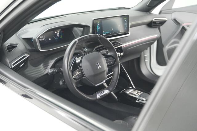 Peugeot e-2008 EV GT 50 kWh | 11 KW Laadfunctie | Pack Winter | Alcantara | Navigatie | Camera