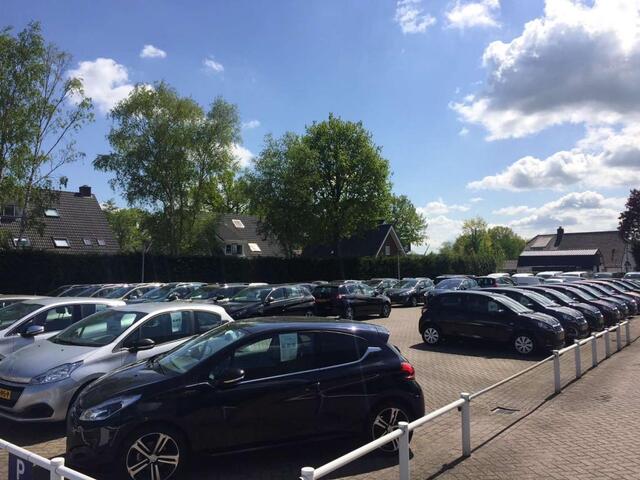 Peugeot e-2008 Allure 50 kWh 136PK Automaat Navigatie, Camera Voor & Achter, Keyless, Parkeersensoren, Apple Carplay, Android Auto