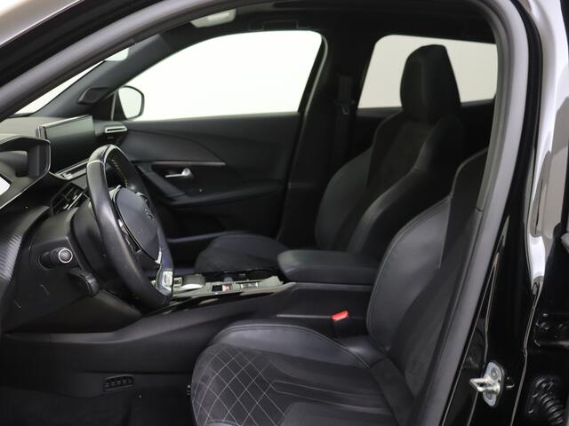 Peugeot e-2008 EV GT Pack 50 kWh | Alcantara | Schuifdak | Stoelverwarming | Camera |