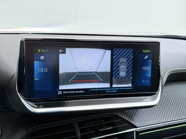 Peugeot e-2008 GT-Line EV50kWh Soh 93% 360Camera Navi Apple Carplay Android Ecc Cruise Control Keyless 1/2Leer Pdc DAB+ Bluetooth Led Connected services Verkeersbord detectie Usb PrivacyGlass 17''LM Regensensor Led Verkeersbord detectie