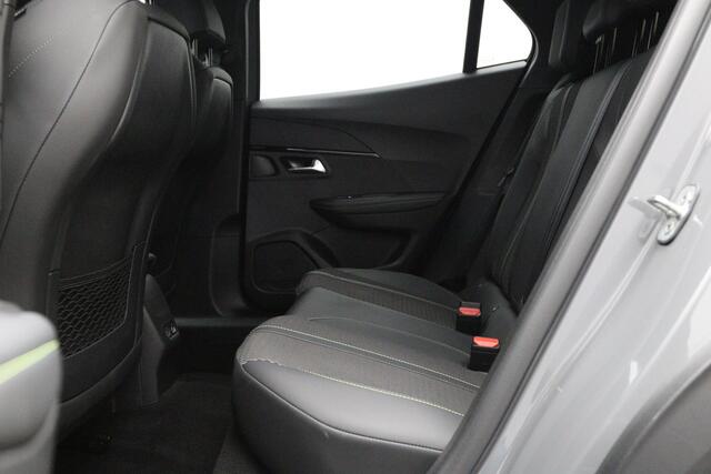 Peugeot e-2008 EV GT 50 kWh 136 PK, 3-Fase, Warmtepomp, Adap. Cruise Control, Camera, Carplay, Keyless