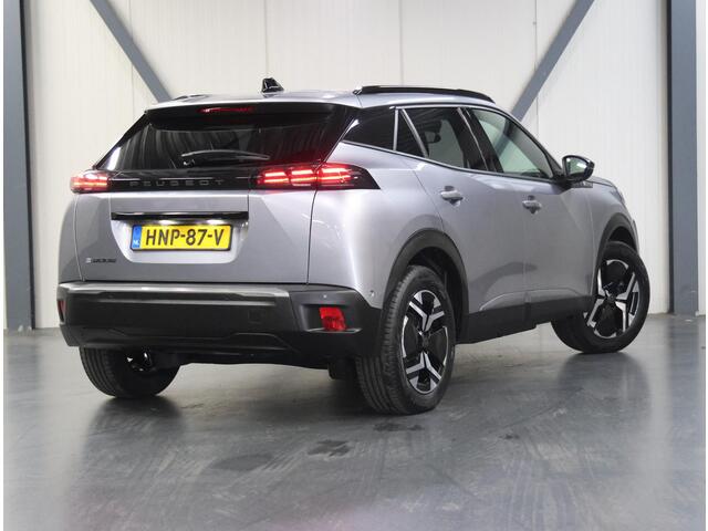 Peugeot e-2008 EV Allure Avantage 54 kWh 156PK | 1ste eigenaar | AppleCarPlay/AndroidAuto | Climate Control | Adaptive Cruise Control | 360'Camera | Keyless | FULL LED | Navigatie | LMV | Parkeersensoren | Privacy Glass | Isofix |