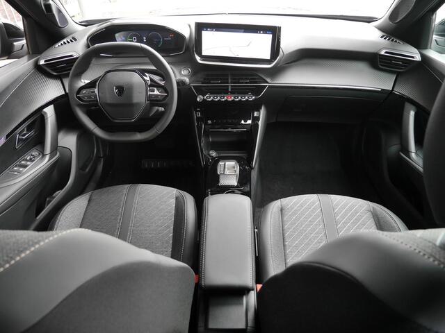 Peugeot e-2008 EV Allure Avantage 54 kWh | Camera rondom | Adaptieve cruise control | Navigatie | Draadloze telefoonoplader | Lichtmetalen velgen | Nieuwe auto | 406KM Actieradius WLTP