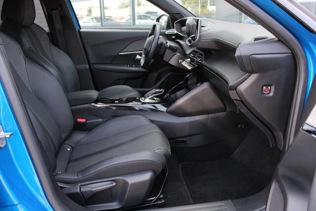 Peugeot e-2008 EV GT Pack 50 kWh / SOH 92.8 / Carplay / Camera