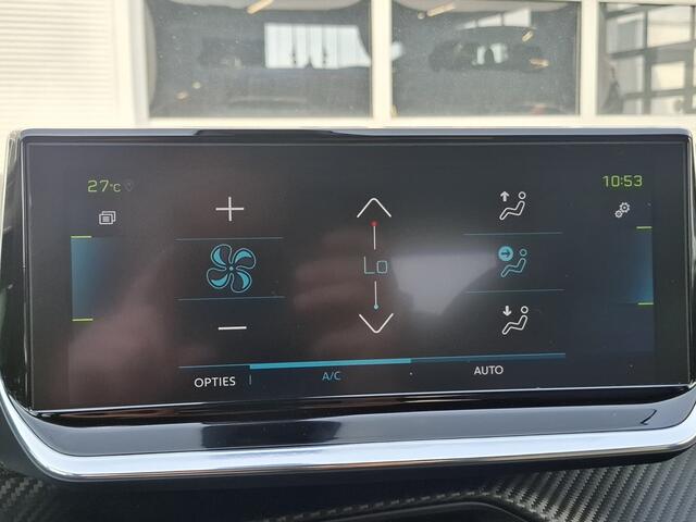 Peugeot e-2008 EV GT 50 kWh | Navigatie/Apple Carplay / Android Auto | LM Velgen 17" | SOH 93,8% | Voorstoelen Verwarmd | Cruise Control | Achteruitrijcamera |