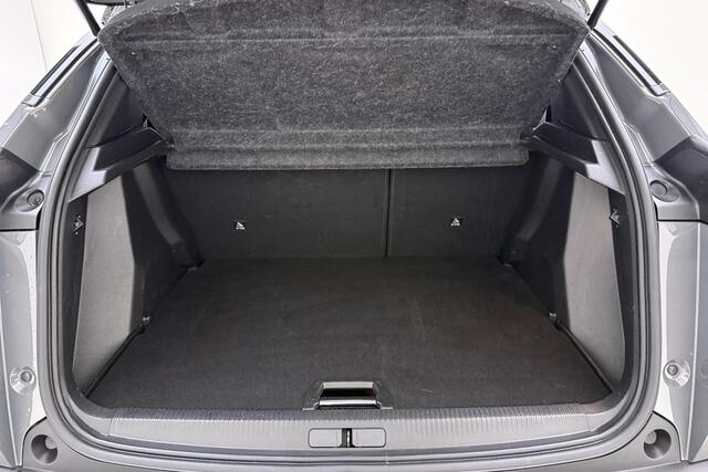 Peugeot e-2008 EV GT 54 kWh | Achteruitrijcamera | Dakrails | Cruise control | Climate control | Navigatie | Stof/lederen bekleding | 16" lichtmetalen velgen | Apple/Android carplay | 400km WLTP | 100% Elektrisch
