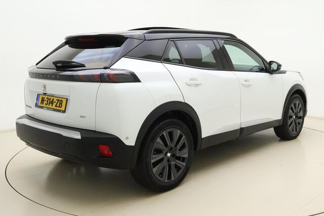 Peugeot e-2008 EV GT Pack 50 kWh SOH 91,25% l 1e Eigenaar l Alcantara l Schuif-Kanteldak l Full-LED l Apple Carplay & Android Auto l DAB l Bluetooth l Keyless l Navigatie