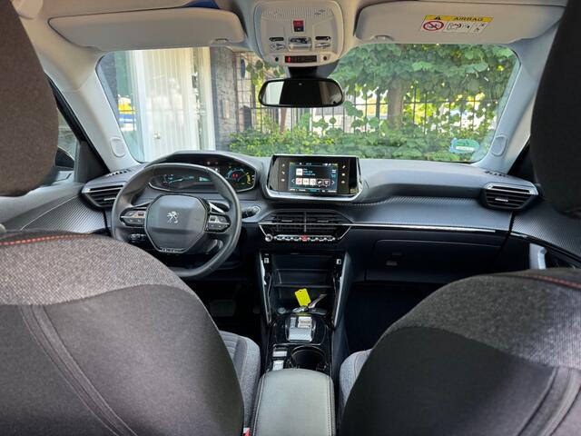 Peugeot e-2008 EV Active pack + Led + Nav + Lmv Car play - 94 dkm - 2022