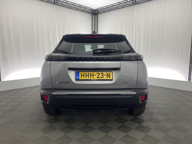 Peugeot e-2008 EV GT Avantage 54 kWh Automaat 3-Fase | CarPlay | Navi | Dodehoek | Camera's | ACC | Sfeerverlichting |
