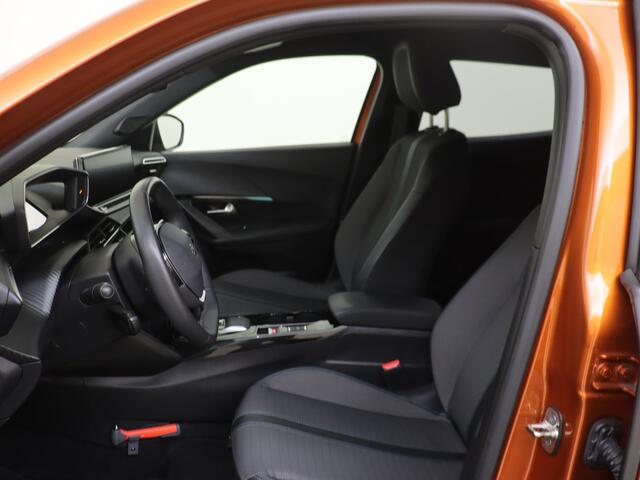 Peugeot e-2008 EV Allure Pack 50 kWh | Camera | Clima | Navigatie | Carplay |