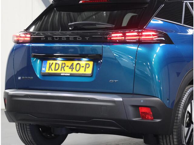 Peugeot e-2008 EV GT Avantage 54 kWh | 1ste eigenaar | AppleCarPlay/AndroidAuto | Climate Control | Adaptief Cruise Control | 360'Camera | FULL LED | LMV | Parkeersensoren | Privacy Glass | Isofix | Two-Tone | Sfeerverlichting |