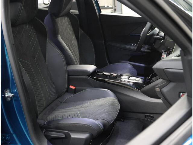 Peugeot e-2008 EV GT Avantage 54 kWh | 1ste eigenaar | AppleCarPlay/AndroidAuto | Climate Control | Adaptief Cruise Control | 360'Camera | FULL LED | LMV | Parkeersensoren | Privacy Glass | Isofix | Two-Tone | Sfeerverlichting |