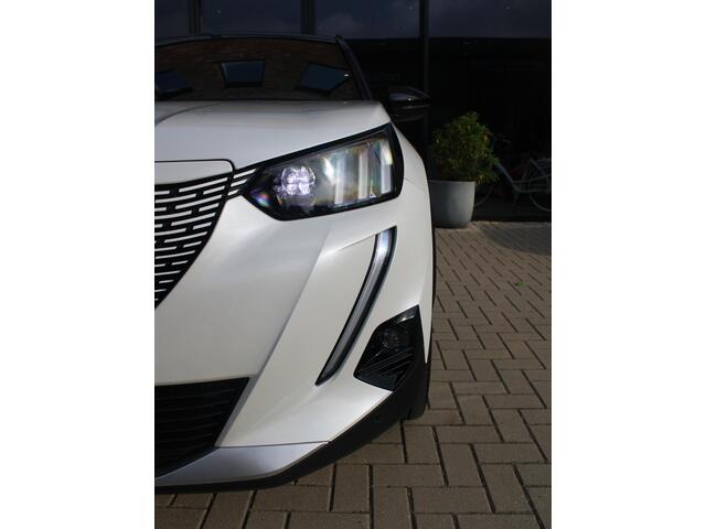 Peugeot e-2008 EV GT Pack 50 kWh Automaat Navigatie, Camera Voor & Achter, Keyless, Parkeersensoren, Apple Carplay, Android Auto
