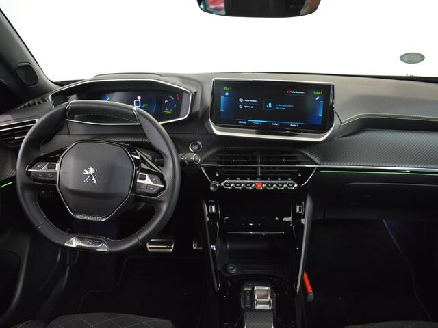 Peugeot e-2008 EV GT 50 kWh | Apple CarPlay / Android Auto | Keyless Entry | Parkeersensoren voor en achter |