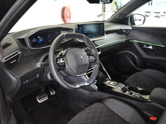 Peugeot e-2008 EV GT 50 kWh | Apple CarPlay / Android Auto | Keyless Entry | Parkeersensoren voor en achter |